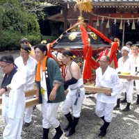 地域の伝統つないで　神楽囃子奉納や神輿渡御　いすみ国吉神社秋季大祭