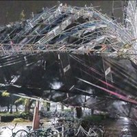 【速報】千葉で立体駐車場脇から足場倒れる　強風影響か、「駐輪場と遊歩道ふさいでいる」通報　けが人確認されず