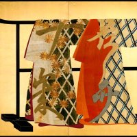 竹垣文字模様小袖・竹垣唐松文字模様小袖　国立歴史民俗博物館蔵　野村正治郎衣裳コレクション　正治郎は衣桁に架かったかたちで着物の裂を貼装した屏風を制作し時代小袖雛形屏風と呼んだ。この作例では、江戸時代中期の二つの着物の裂が使用されている
