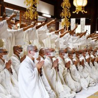 僧９５人１００日荒行入り　市川・中山法華経寺　外界遮断、修行に挑む