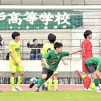 磨いた武器で歓喜　専大松戸　全国高校サッカー千葉県大会　準決勝
