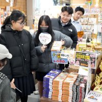 旭農高産の肉１００％　生徒考案キーマカレー　道の駅で商品ＰＲ