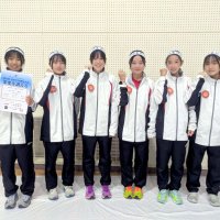 女子８位入賞した小見川
