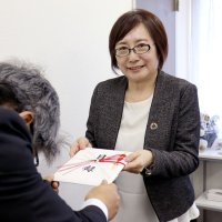 千葉興業銀行「ちば興銀ともしびの会」　【千葉日報福祉事業団へ寄託】