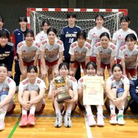 女子で優勝した昭和学院
