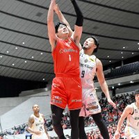 宇都宮－千葉Ｊ　第３クオーター、シュートを打つ千葉Ｊ・渡辺＝国立代々木競技場
