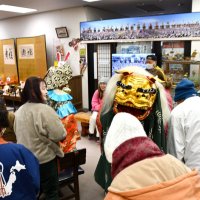 獅子舞で新年祝う　佐原囃子のおもてなし　香取