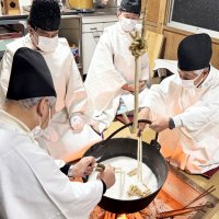 ９種判定　米は期待大　袖ケ浦　飽富神社　農作物豊凶占う　伝統の筒粥神事