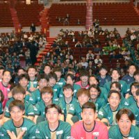 新たなステージ飛躍誓う　ＶＯＮＤＳ市原、ＪＦＬへ出陣式　同時昇格のレディースも決意