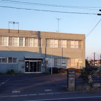 配送センターでフォークリフトに接触、骨折　接触防止措置講じなかった疑い　東金の貨物取扱業者