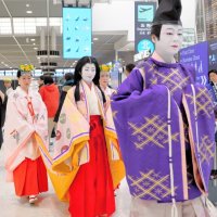 “ご一行”優雅に練り歩き　訪日外国人らと交流　成田空港