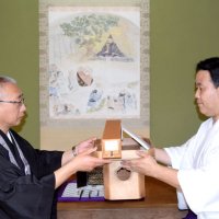 柳楯神事の由来絵画に　ゆかりの光善寺に寄贈　市原・飯香岡八幡宮