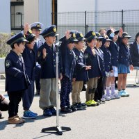 「ルールを守る」園児１０人が宣言　山武署、交通安全出動式