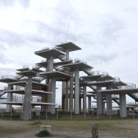 五葉松を模したという塔の外観