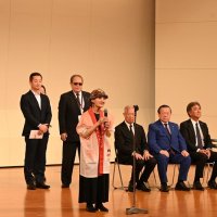千葉市で朗読と歌の会　５００人「声の花束」に喝采