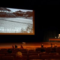 過去と現在の視点から多古町について語られた山城ガールむつみさんと写真家の斉藤さんによるトークセッション＝同町