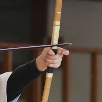 千葉商悲願の初Ｖ　成田１３年ぶり女王　個人は佐橋、桑原が頂点　弓道千葉県高校総体