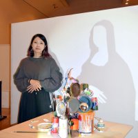 思いもしない“影”楽しんで　展示物背後にシルエット　アーティスト佐藤さん個展　船橋・アンデルセン公園（動画あり）