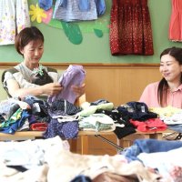未来の母親へ思い託す　最後の「子ども服交換会」　民間主催計８年間秋から鋸南町主体に　「洋服通じたつながりを」