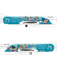 東京ディズニーシー開園２５周年に合わせ運航される、ＪＡＬの特別塗装機「ＪＡＬＪｕｂｉｌｅｅＥｘｐｒｅｓｓ」（イメージ、（ｃ）Ｄｉｓｎｅｙ）

