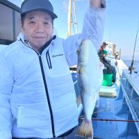 鹿島沖でゲットしたフグ（写真は「幸栄丸」提供）