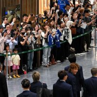 「最高の景色見せて」　初制覇願いファン集結　サッカーＷ杯・森保Ｊ成田から出発