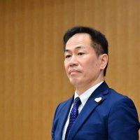 会見に出席したイオンモールの大野社長。「イオンの総力を挙げて事業計画の策定に努める」と述べた＝２日、千葉市役所

