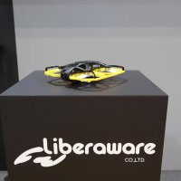 リベラウェアが出展した小型ドローン