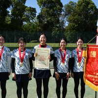 女子団体決勝で優勝した東京学館船橋＝県総合ＳＣ