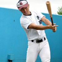 父が４番打者だった２００２年以来の選手権千葉大会優勝を誓う拓大紅陵・片岡拓月＝木更津市
