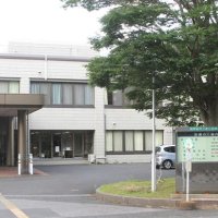 引き続き公設公営の方針が打ち出された南房総市立富山国保病院＝同市
