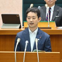 ６月定例県議会で答弁する熊谷知事＝１７日午前