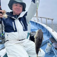 鹿島沖で釣り上げたショウサイフグ（写真は「幸栄丸」提供）
