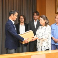 千葉県は厳しく対峙を　鴨川メガソーラー　市民団体ら署名提出