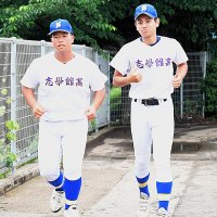 ランニングする志学館・杉本（左）と吉岡＝木更津市
