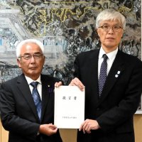丁寧対応で早期供用期待　成田機能強化、ＮＡＡへ提言書　芝山町議会