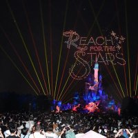 ドローン　シンデレラ城彩る　Ｒｅａｃｈ ｆｏｒ ｔｈｅ Ｓｔａｒｓ　ＴＤＬ　華やかナイトショー